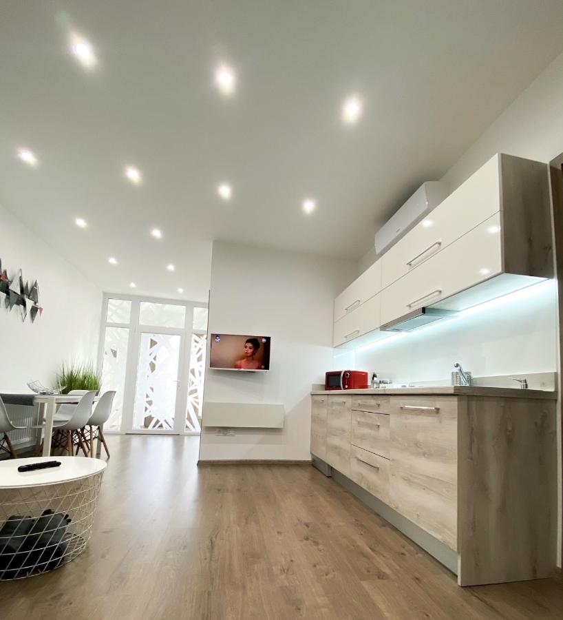 Főtér apartman II. Villany Bagian luar foto