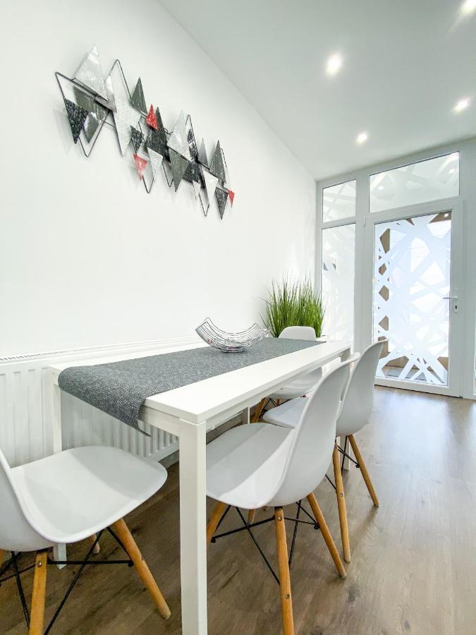 Főtér apartman II. Villany Bagian luar foto