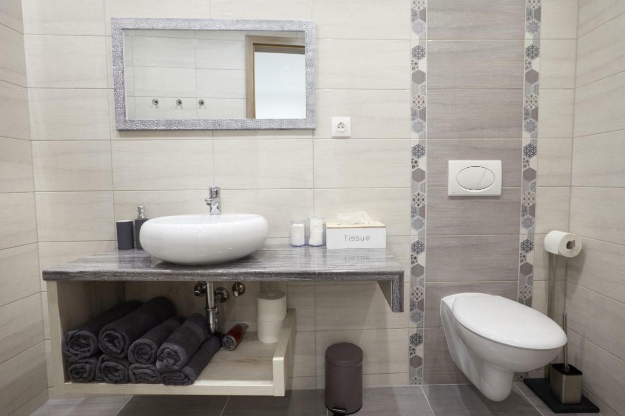 Főtér apartman II. Villany Bagian luar foto