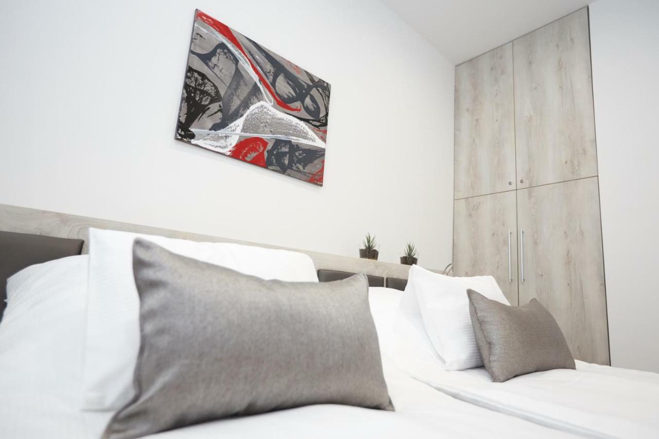 Főtér apartman II. Villany Bagian luar foto