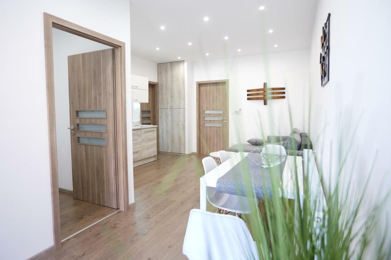 Főtér apartman II. Villany Bagian luar foto