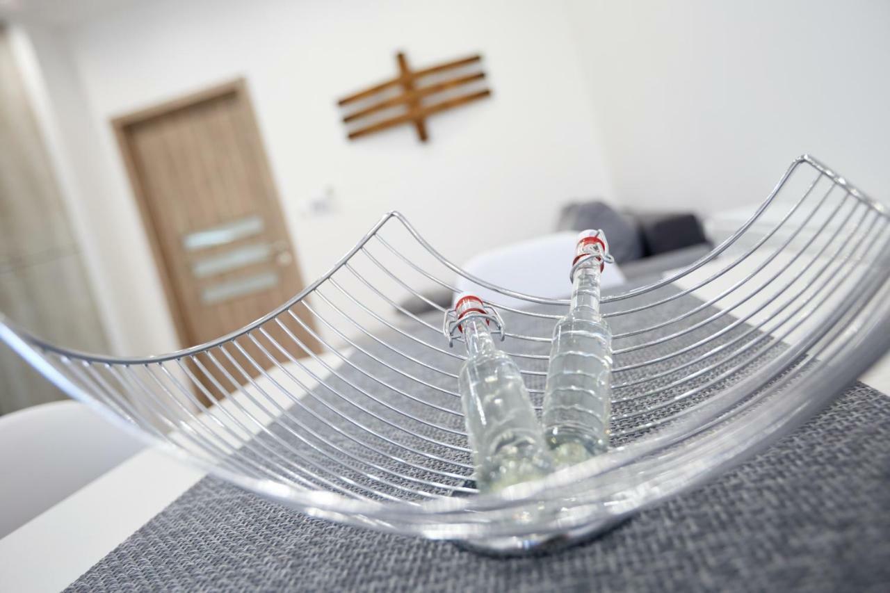 Főtér apartman II. Villany Bagian luar foto